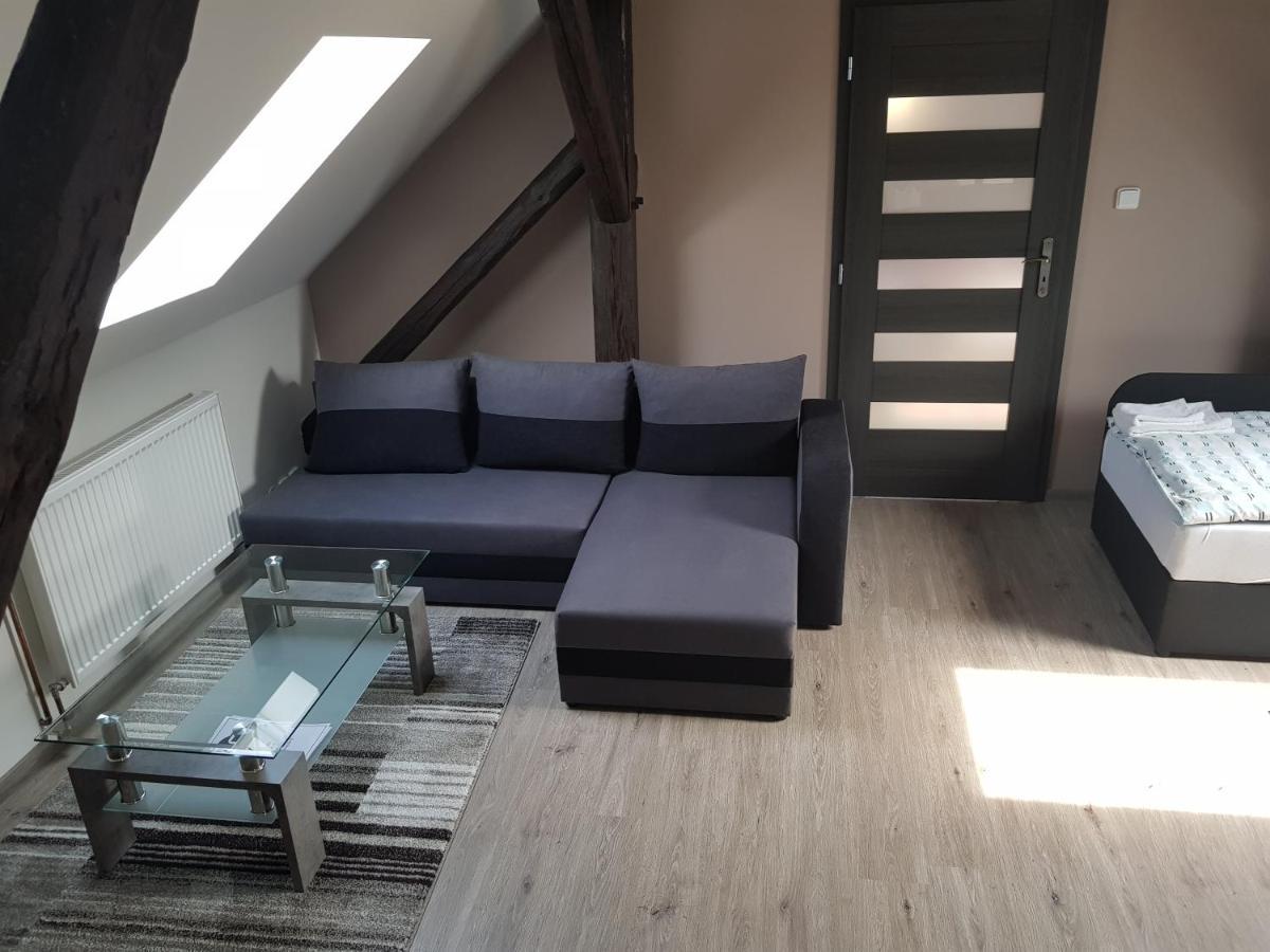 Apartmany Pod Klasterem Kladruby  ภายนอก รูปภาพ
