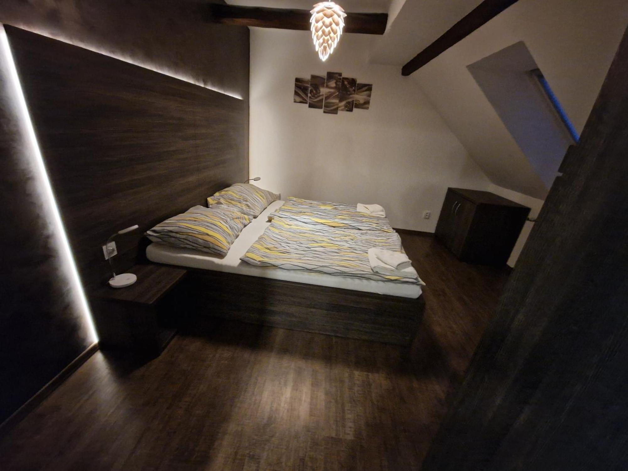 Apartmany Pod Klasterem Kladruby  ภายนอก รูปภาพ