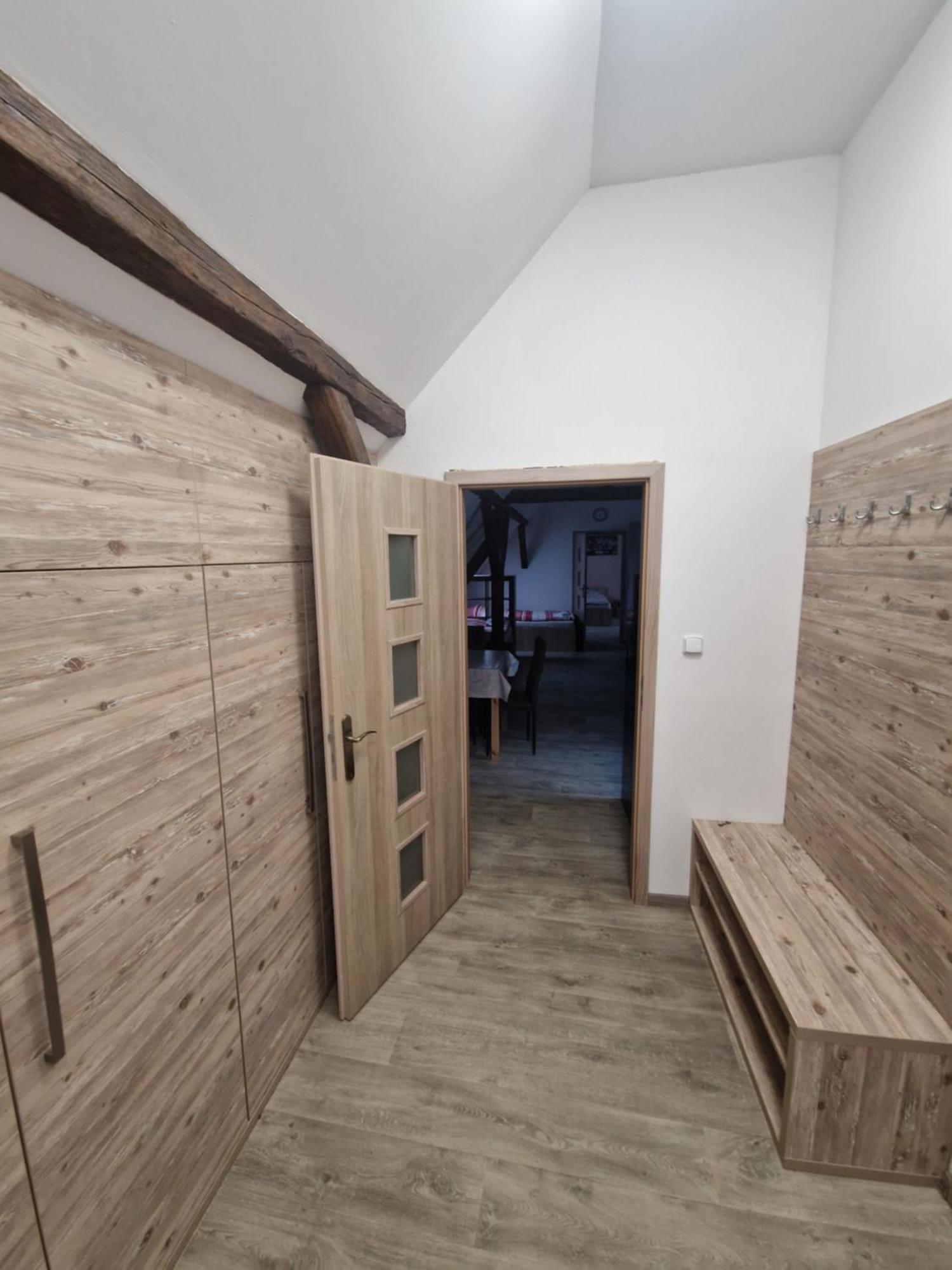 Apartmany Pod Klasterem Kladruby  ภายนอก รูปภาพ