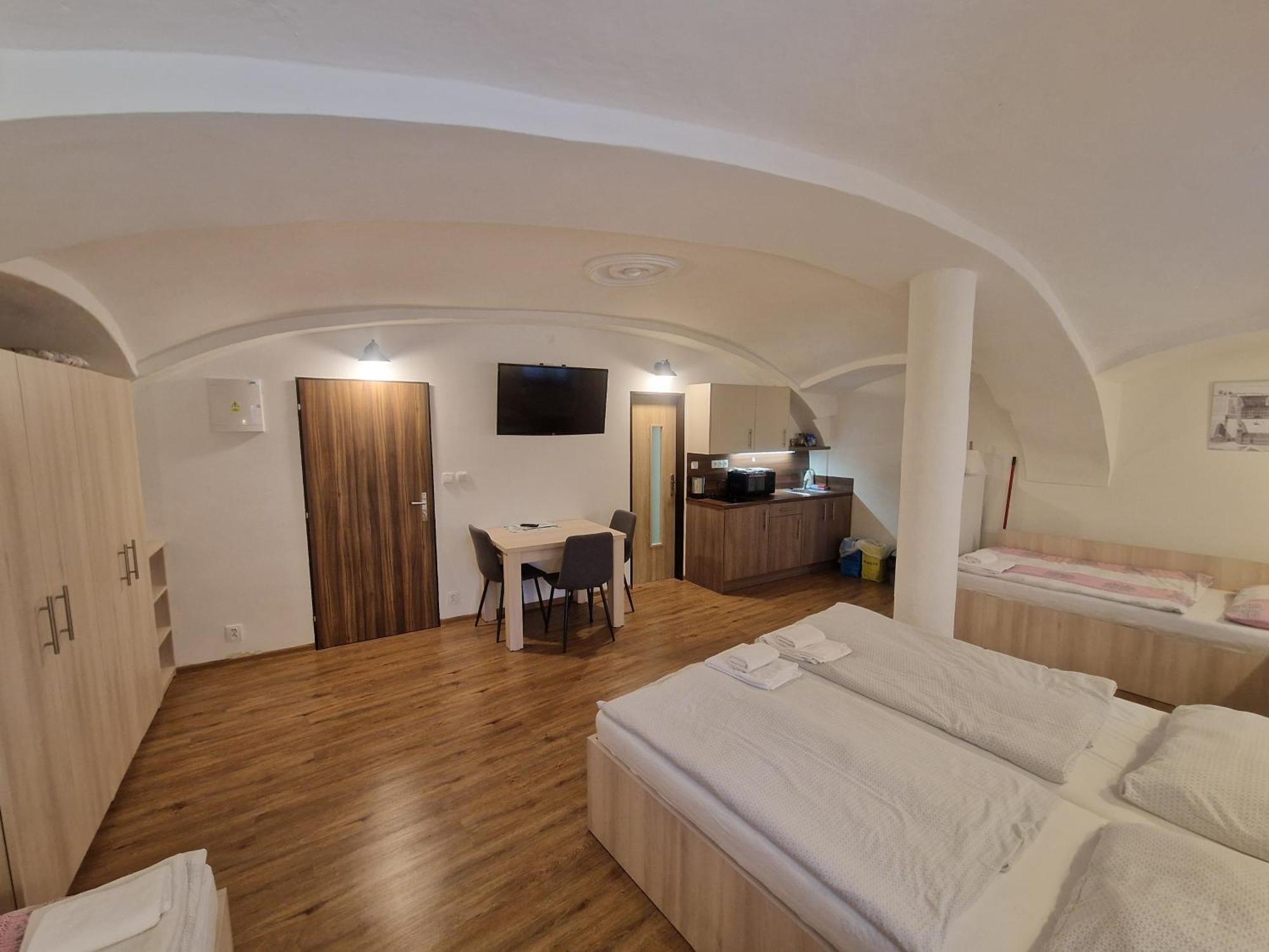 Apartmany Pod Klasterem Kladruby  ภายนอก รูปภาพ