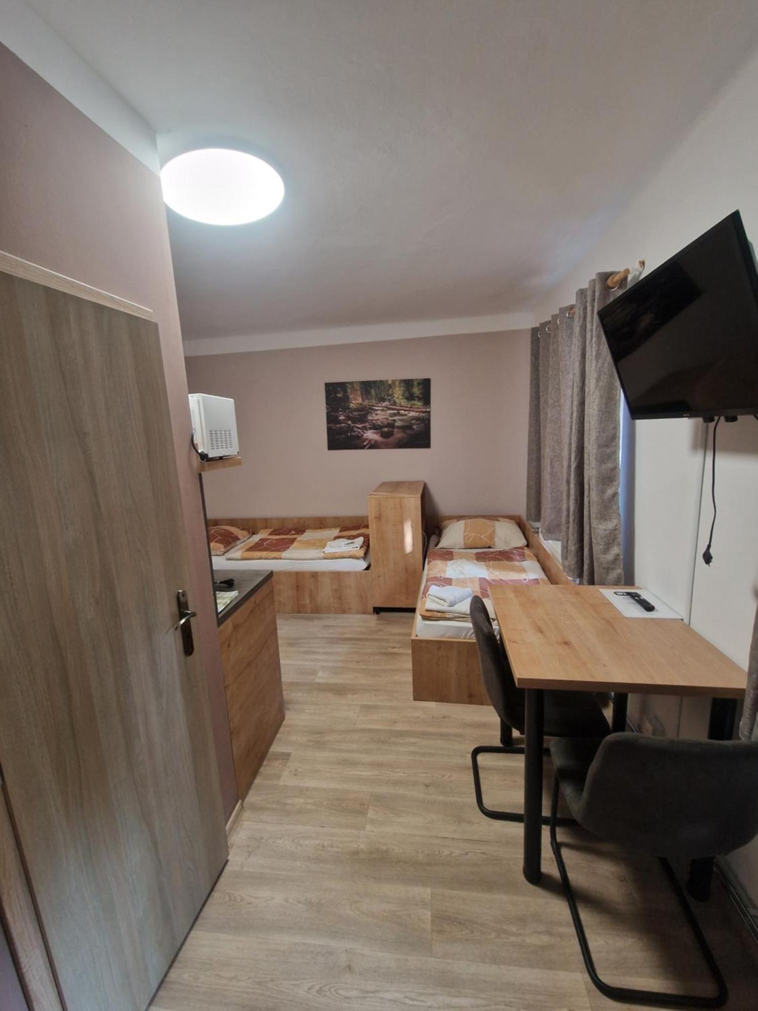 Apartmany Pod Klasterem Kladruby  ภายนอก รูปภาพ